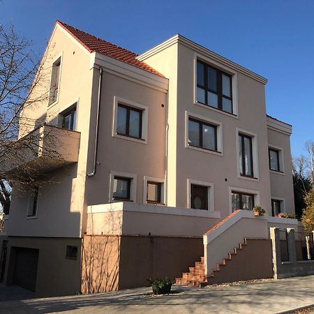 Apartman Na Dukelske S Garazi Tábor Εξωτερικό φωτογραφία